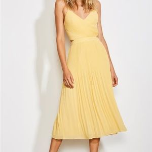 Ali & Jay For the Gram Chiffon Yellow Pleated Midi Dress XS